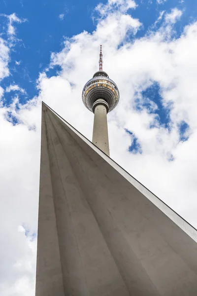 Telekommunikationsturm in berlin, deutschland — Stockfoto
