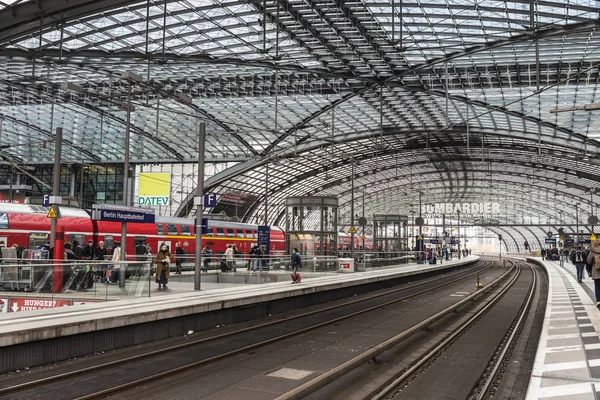 Berlins centralstation i Berlin, Tyskland — Stockfoto