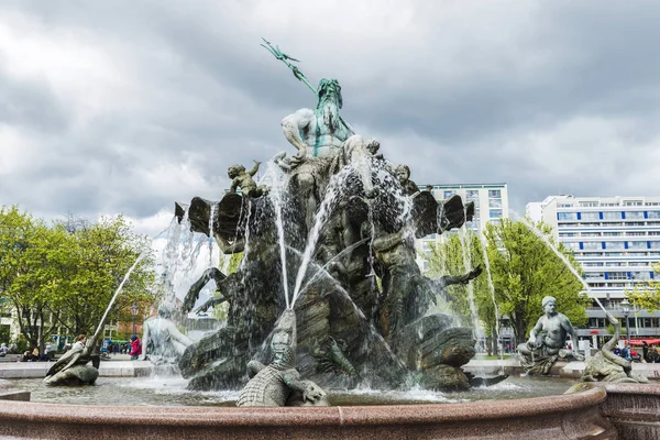 Neptune fountain (Neptunbrunnen) in Berlin, Germany — ストック写真