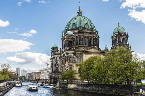 La catedral de Berlín (Berliner Dom) en Berlín, Alemania — Foto de Stock