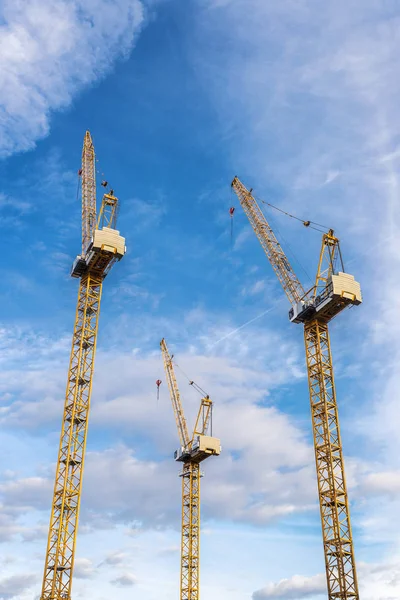 Grúas de construcción en Berlín, Alemania — Foto de Stock