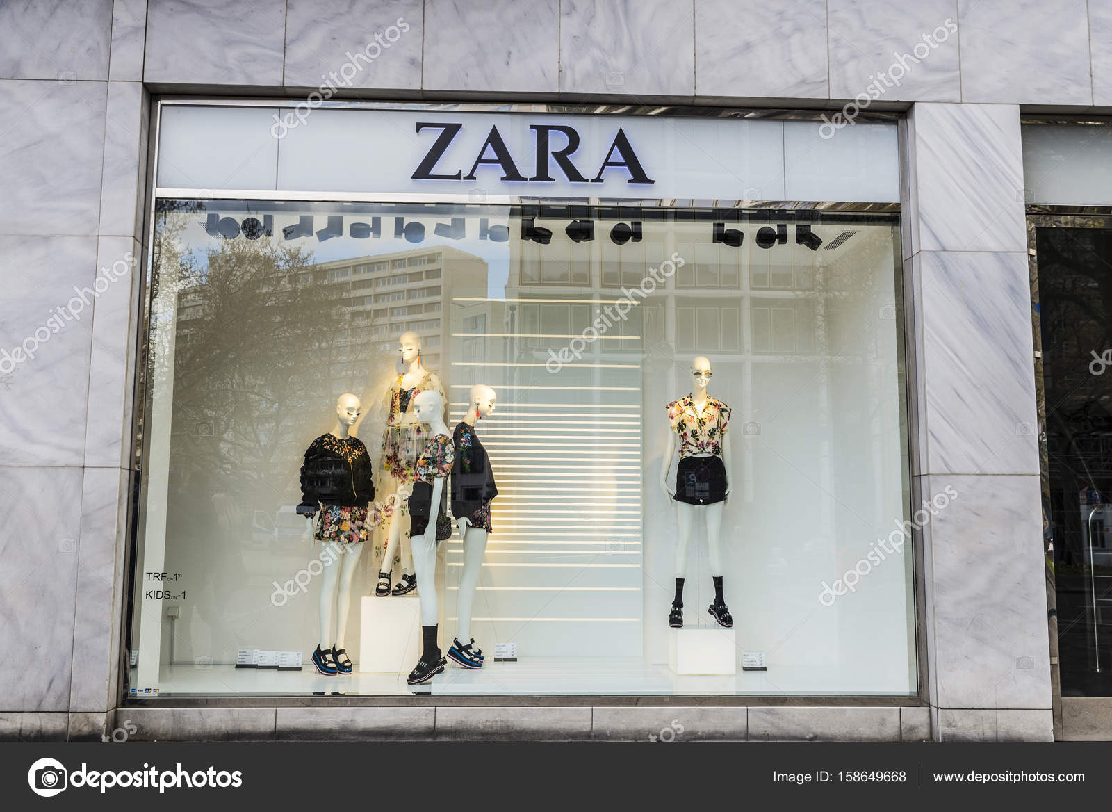 Zara shop in Berlin, Germany – Stock Editorial Photo © J2R #158649668