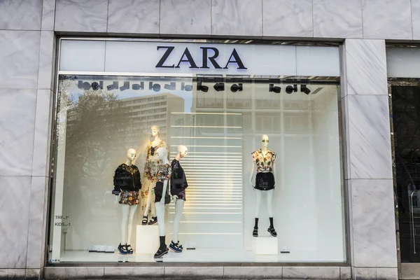 Loja de Zara em Berlin, Alemania — Fotografia de Stock