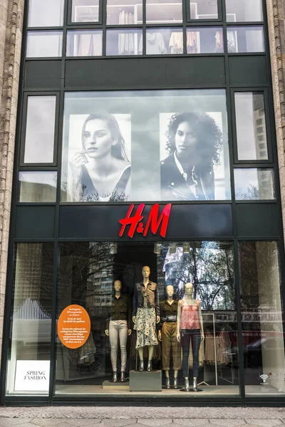 HM winkel in Berlijn, Duitsland — Stockfoto