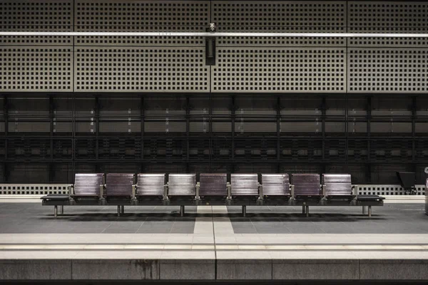 Zetels in Berlin Central Station in Berlijn, Duitsland — Stockfoto