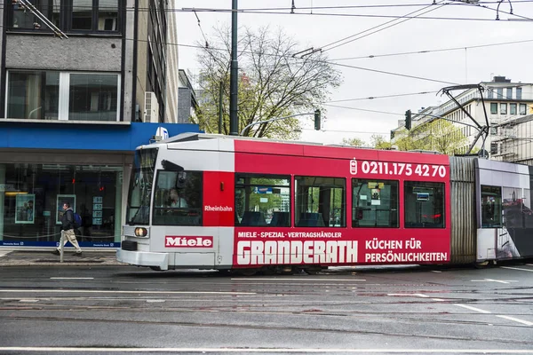 Straßenbahn in Düsseldorf, Deutschland — Stockfoto