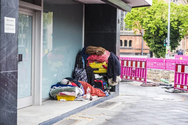 Landstreicher schläft in Düsseldorf — Stockfoto