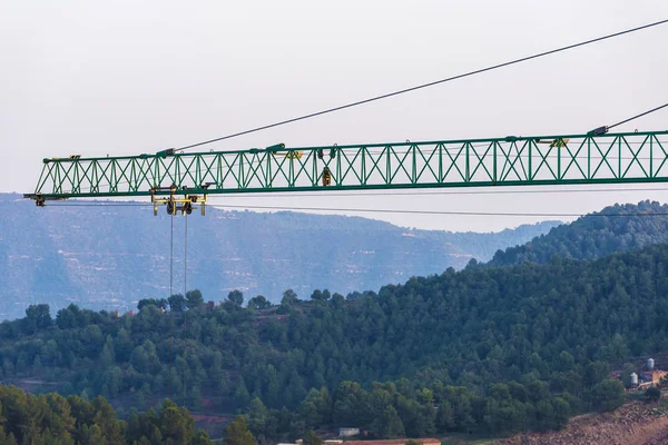 Kran auf einer Baustelle in Katalonien, Spanien — Stockfoto