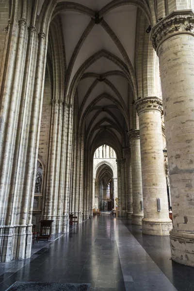 Interior da Catedral de Bruxelas em Bruxelas, Bélgica — Fotografia de Stock