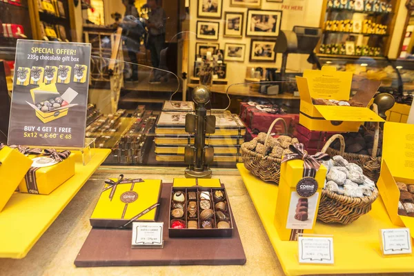 Chocolat belge dans une confiserie à Bruxelles, Belgique — Photo