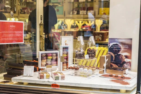 Belgische chocolade in een snoepwinkel in Brussel, België — Stockfoto