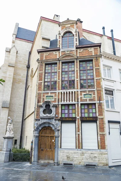 Gevel van klassieke gebouwen in Brussel, België — Stockfoto