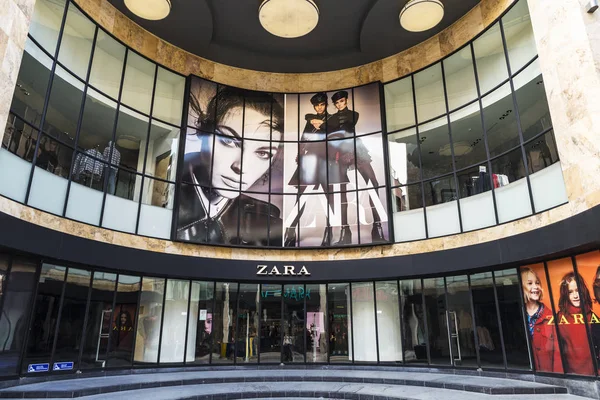 Магазин Zara в Брюсселе, Бельгия — стоковое фото