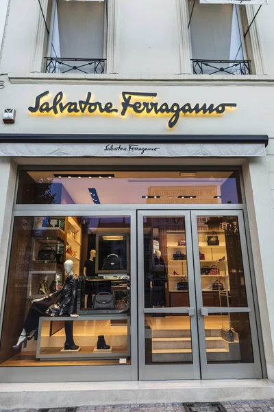 Магазин Salvatore Ferragamo в Брюсселе, Бельгия — стоковое фото