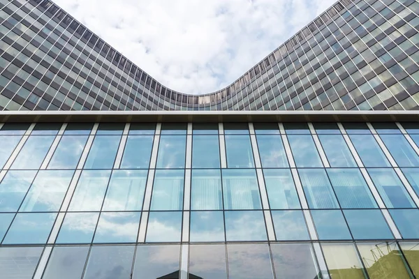 Edifício de escritórios moderno em Brussels, Bélgica — Fotografia de Stock