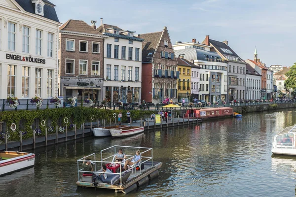 Old houses along the river in Ghent, Belgium — Stock Photo, Image