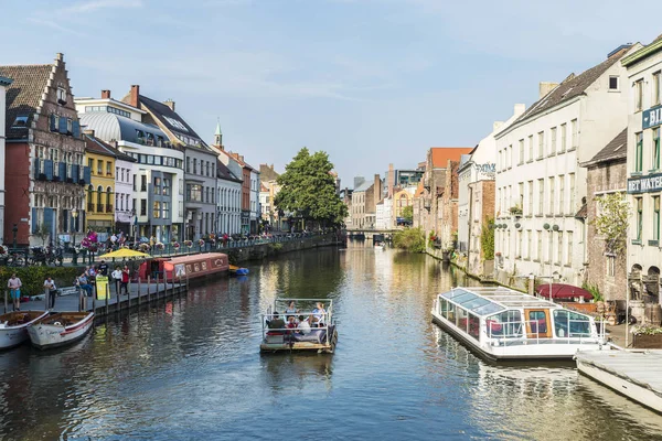 Old houses along the river in Ghent, Belgium — Stock Photo, Image