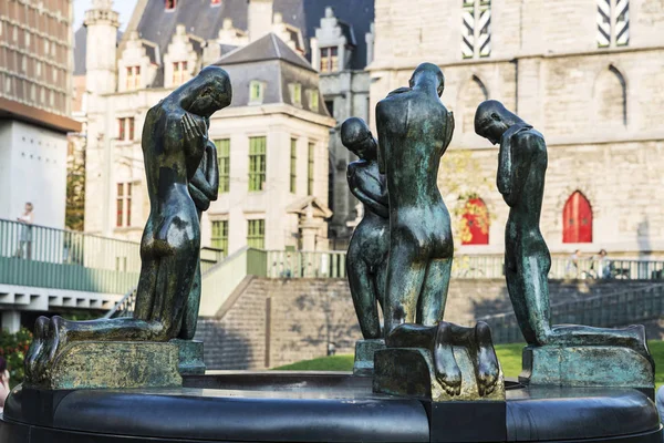 Fountain of Kneeling boys in Ghent, Belgium — Stock Photo, Image