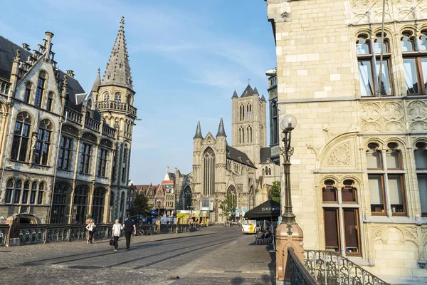 Calle en el casco antiguo de Gante, Bélgica — Foto de Stock
