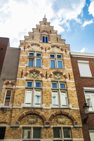 Gamla historiska byggnader i den medeltida staden Brygge, Belgien — Stockfoto