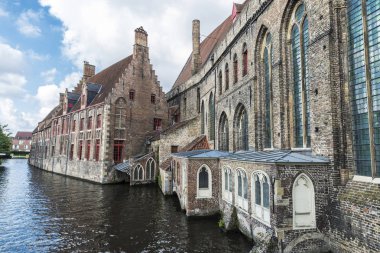 Bruges, Belçika Nehri boyunca eski geleneksel evleri