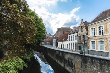 Bruges, Belçika Nehri boyunca eski geleneksel evleri