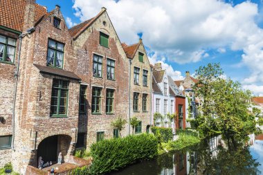 Bruges, Belçika Nehri boyunca eski geleneksel evleri