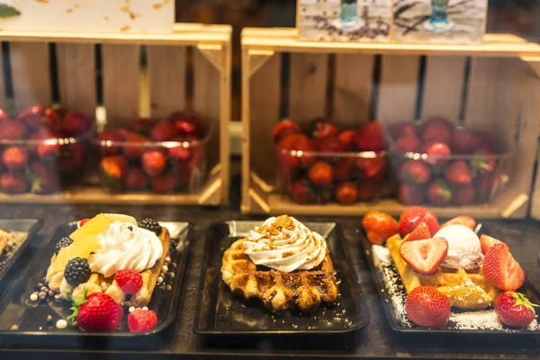 Waffle in een snoepwinkel in Brugge, België — Stockfoto