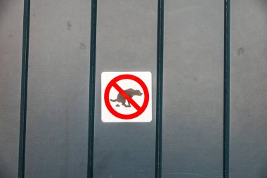 Yasak sinyal dışkılama sokakta köpekler