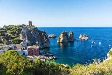 Uçurumun kıyısında Scopello Sicilya, İtalya