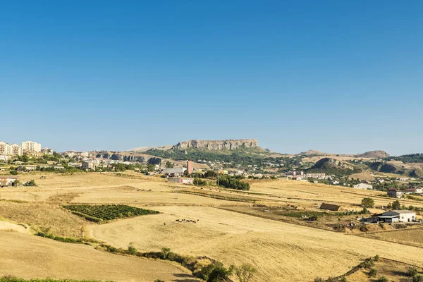 View of Corleone between fields in Sicily, Italy — Stock Photo, Image