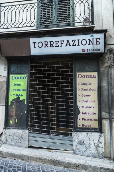 Opuszczona sklep w Corleone na Sycylii, Włochy — Zdjęcie stockowe