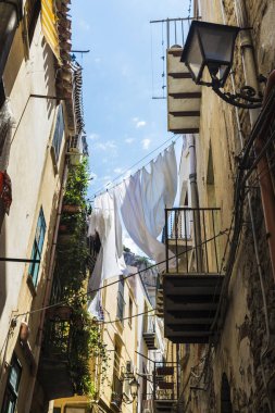 Sokak eski kasaba Cefalu Sicilya, İtalya