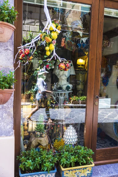 Boutique de souvenirs à Cefalu en Sicile, Italie — Photo