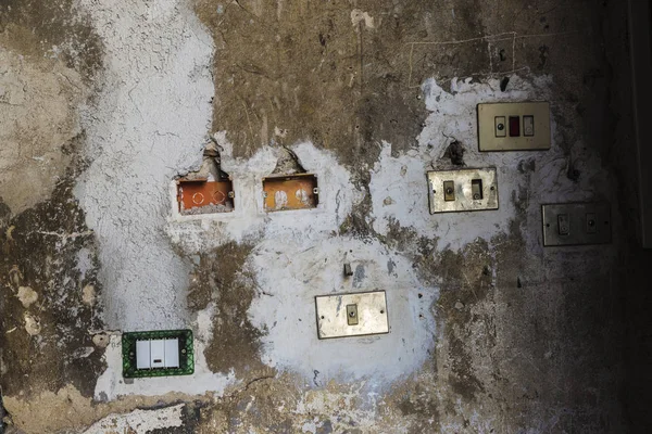 イタリア、パレルモの壁にカオス光スイッチ — ストック写真