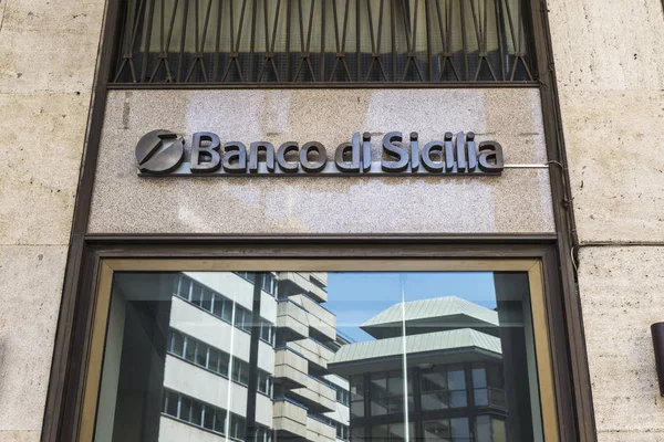 Banco di Sicilia bank in Palermo in Sicily, Italy — Stock Photo, Image