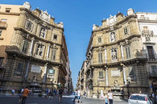 Quattro Canti ve Via Vigliena Palermo na Sicílii, Itálie — Stock fotografie