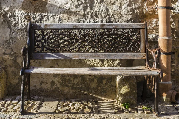 Παλιό ξύλινο πάγκο ρετρό στυλ σε Erice, Σικελία, Ιταλία — Φωτογραφία Αρχείου