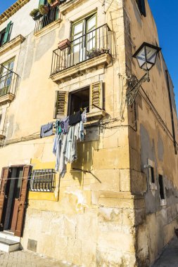 Siracusa, Sicilya, İtalya'da klasik eski bir binanın dış cephe