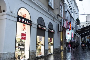 Atina, Yunanistan 'da giyim mağazaları olan alışveriş caddesi
