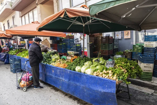 Mercado de agricultores em uma rua em Atenas, Grécia — Fotografia de Stock