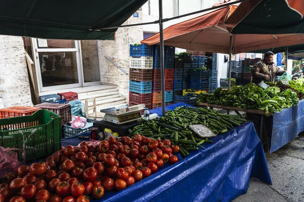 Mercado de agricultores en una calle de Atenas, Grecia — Foto de Stock