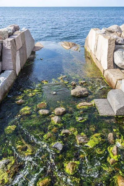 Dike in front of the Baltic Sea in Malmo, Sweden — Stock Photo, Image