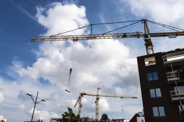 İsveç, Malmö 'de üç vinç. 