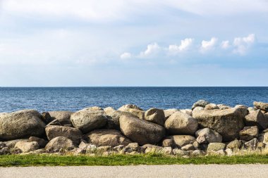 İsveç, Malmö 'de Baltık Denizi' nin kıyısındaki bir hendek. 