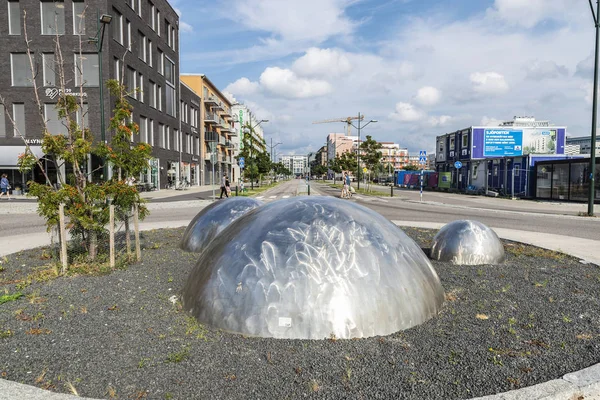 Modern and abstract sculpture in a roundabout in Malmo, Sweden — Stock Photo, Image