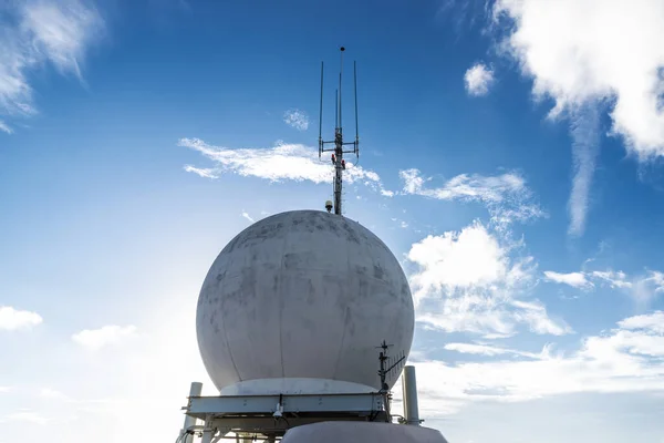 Torre dell'antenna di comunicazione a Manhattan, New York, USA — Foto Stock