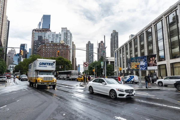 マンハッタン、ニューヨーク市、アメリカ合衆国の交通量の多い通り — ストック写真