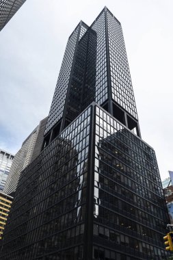 Manhattan 'da modern gökdelenler düşük açı çekim, New York, ABD