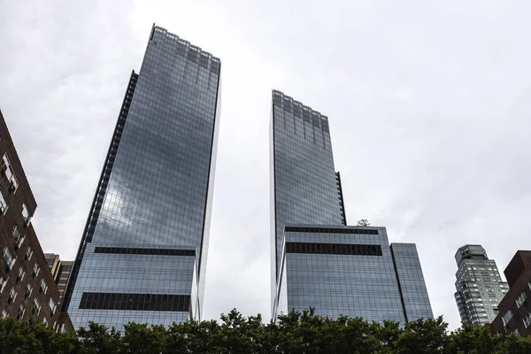 Alacsony Szög Lövés Modern Felhőkarcolók Manhattan New York City Usa — Stock Fotó